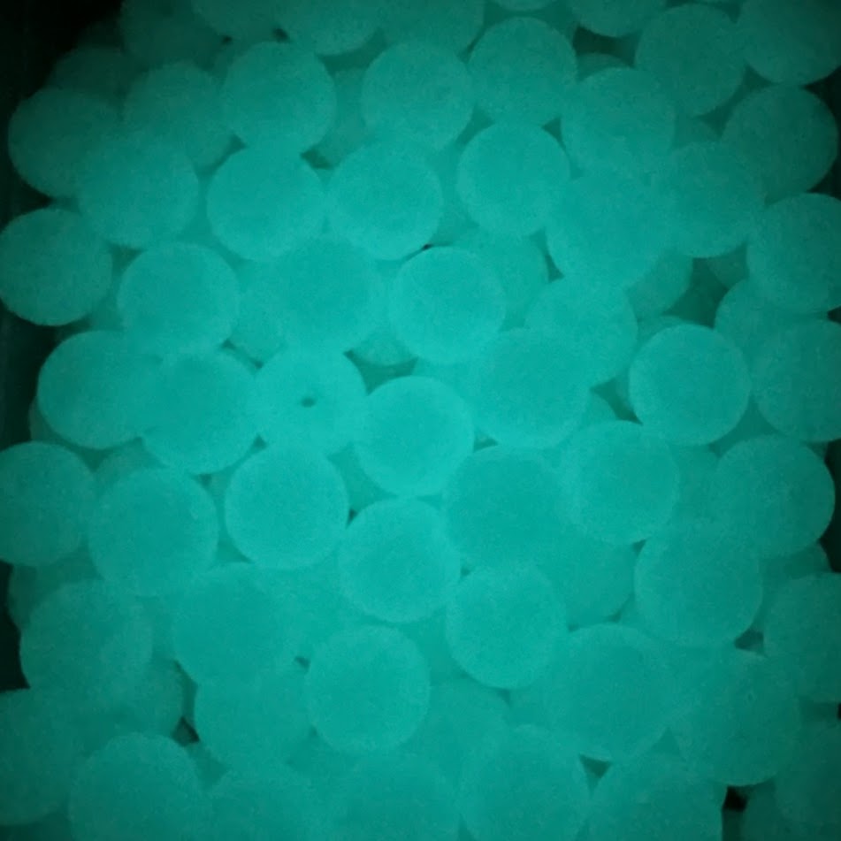 Glow White to Blue - 15mm Round Silicone